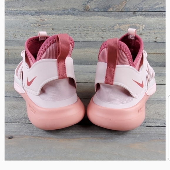 Nike Shoes Nike Flex Contact 3 Running Shoes Slip On Womens Poshmark